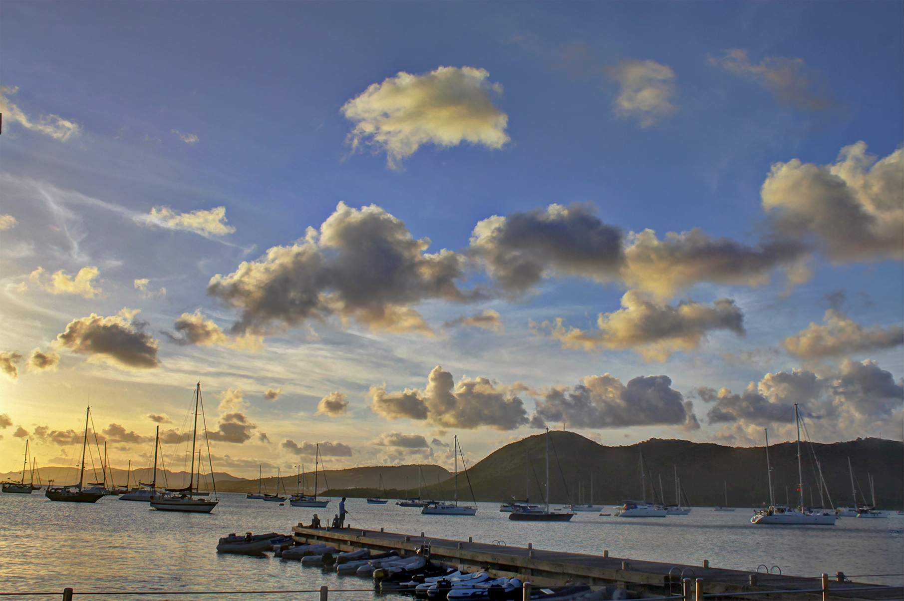 Photo d'un coucher de soleil martiniquais à la plage