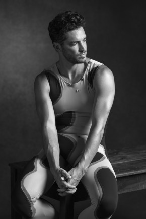 Jeremie Belingard, Etoile. Photo en noir et blanc