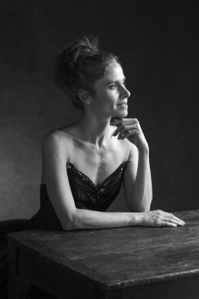 Laetitia Pujol, Etoile. Photo en noir et blanc