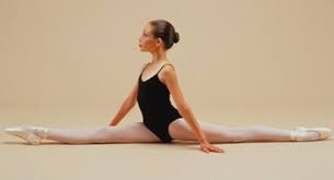 Danseuse en grand cart droit